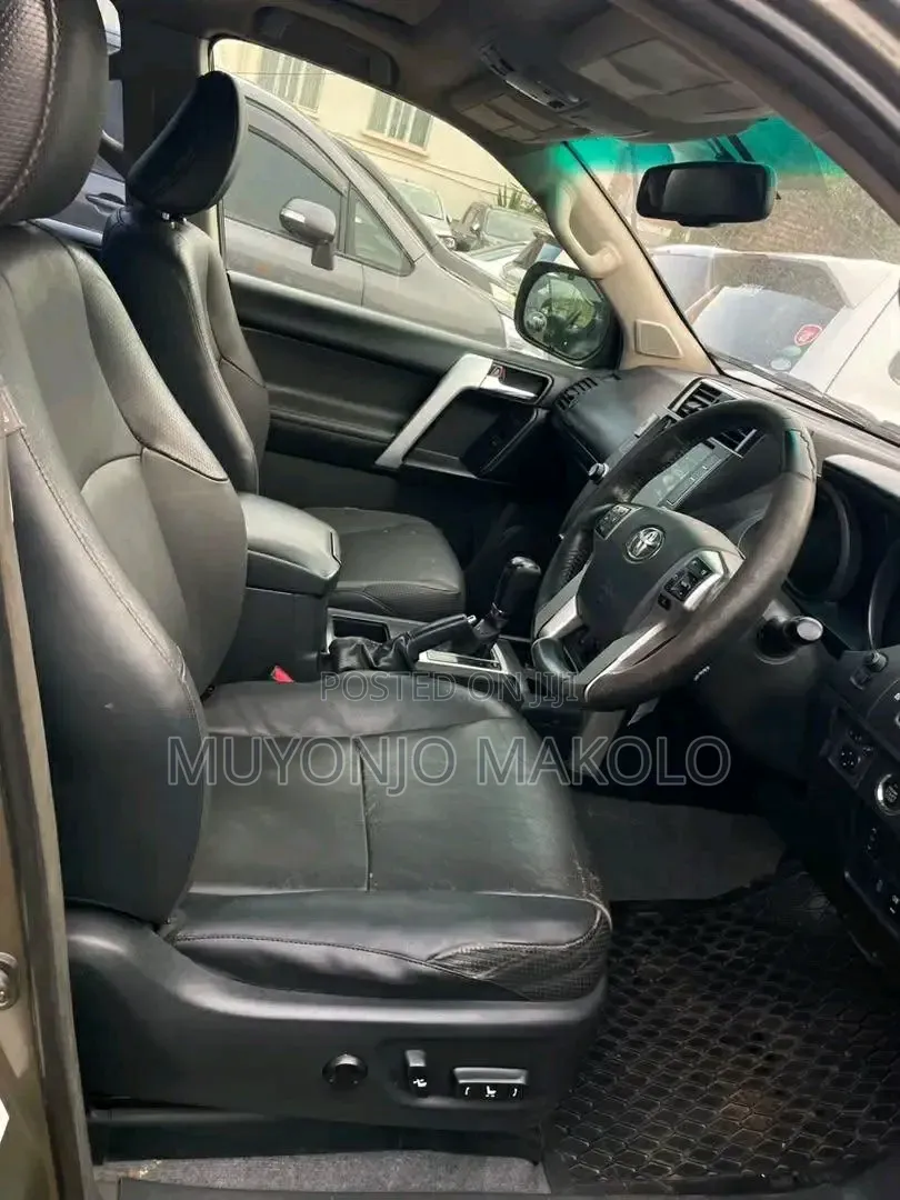 Toyota Land Cruiser Prado 2012 Gray