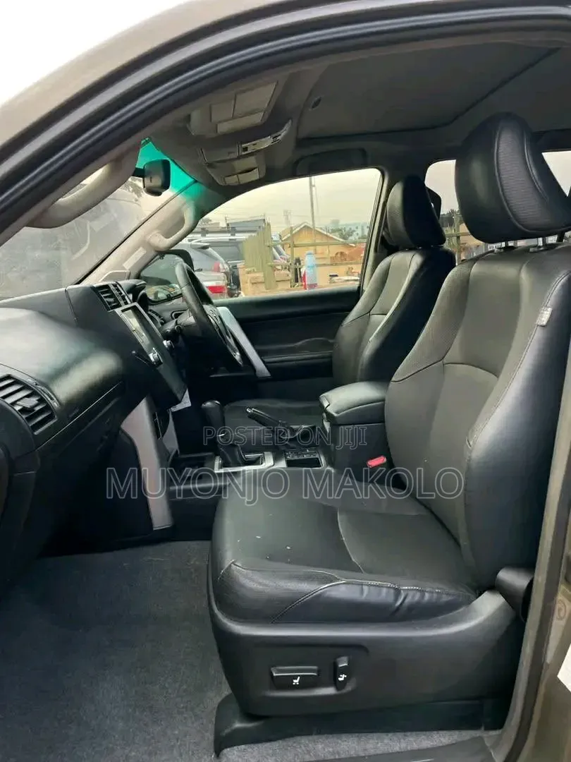Toyota Land Cruiser Prado 2012 Gray