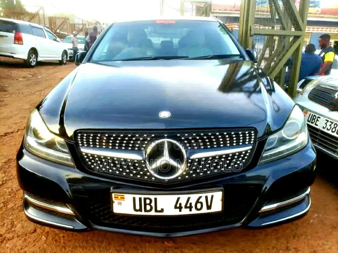 Mercedes-Benz C180 2011 Black
