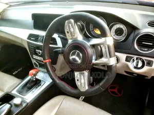 Mercedes-Benz C180 2011 Black