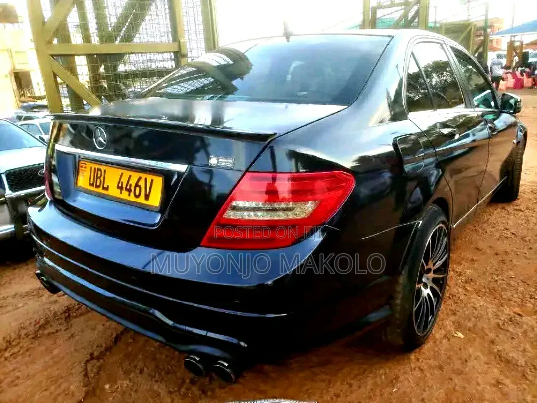 Mercedes-Benz C180 2011 Black