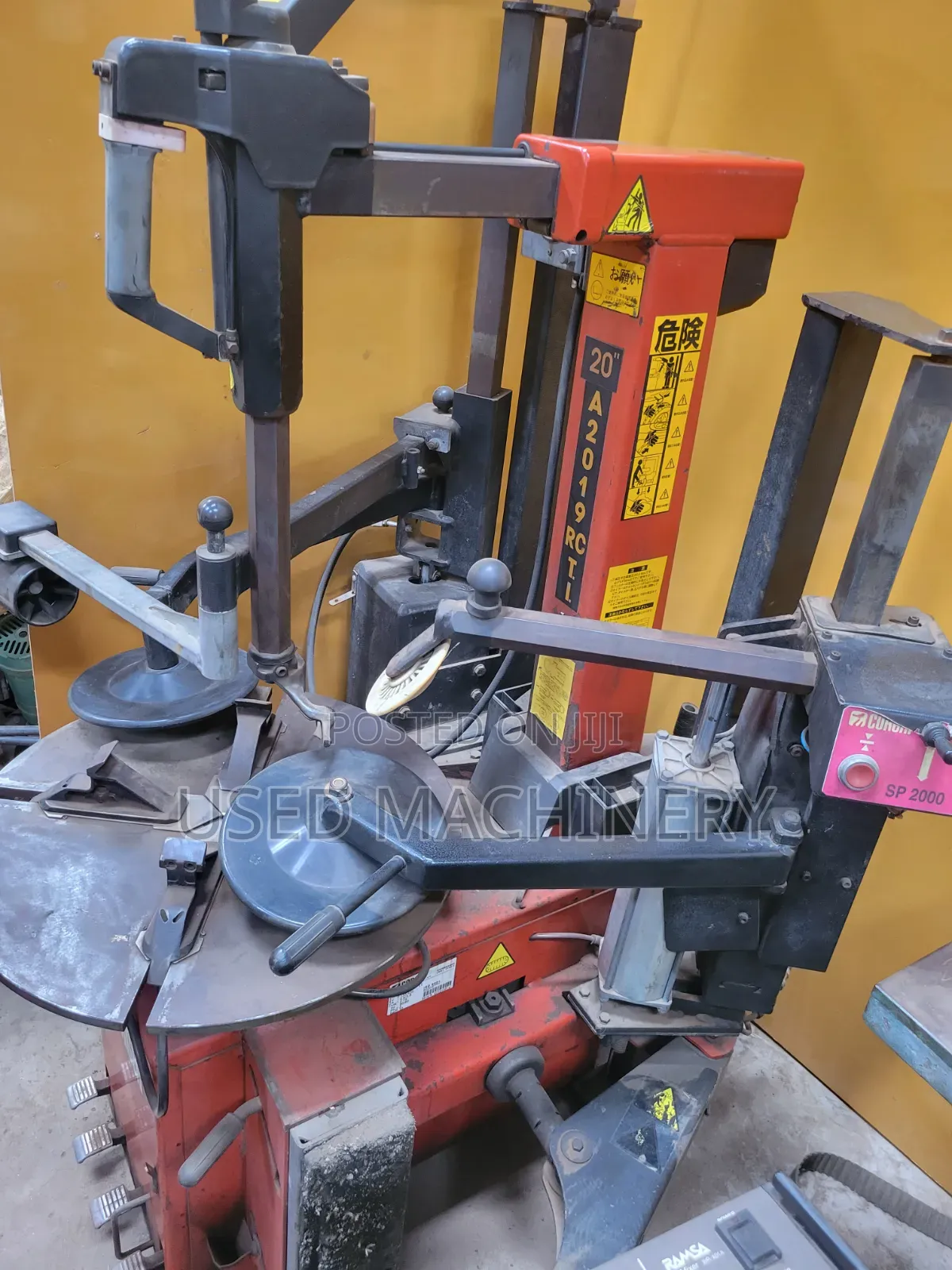 Corghi A2019 Tire Changer