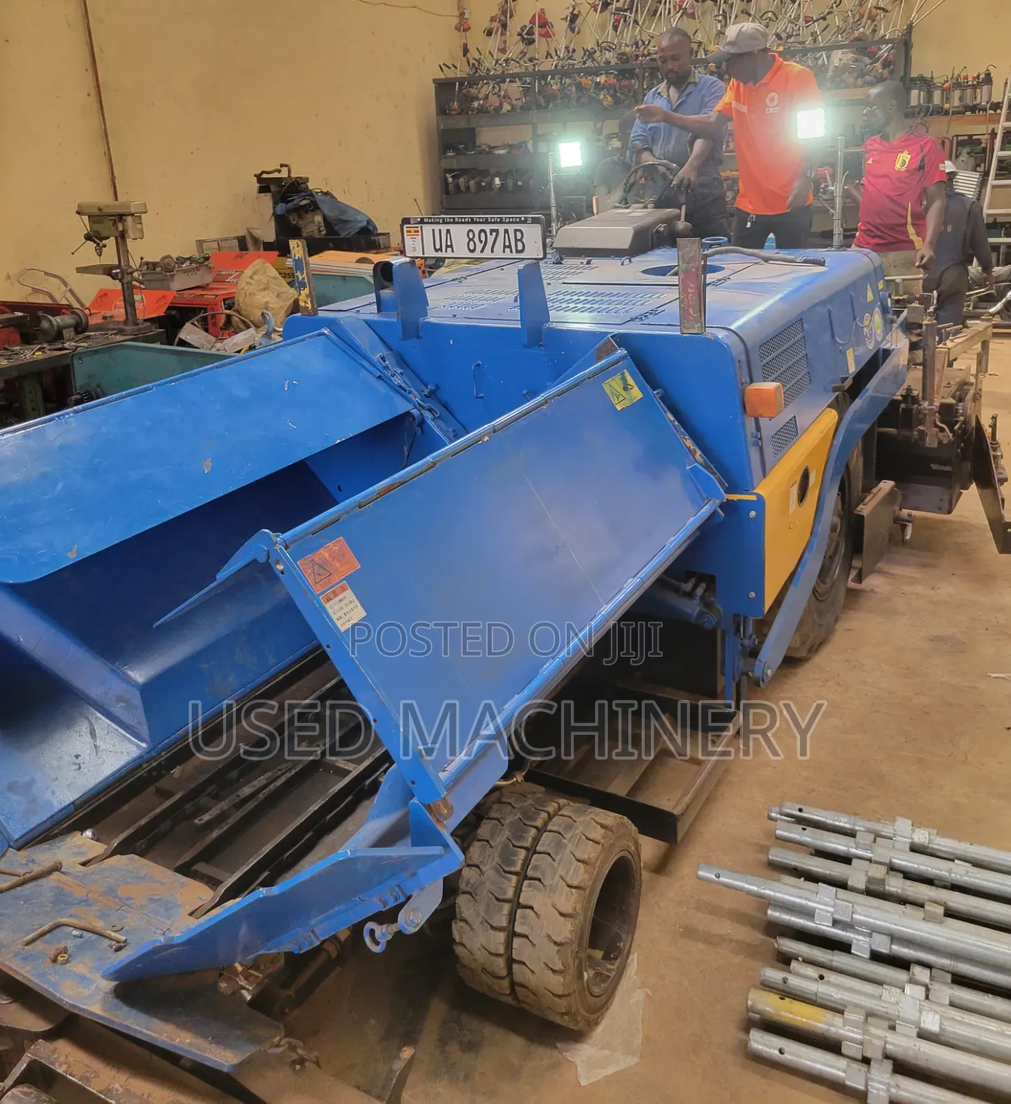 Hanta F2045W2 Asphalt Finisher