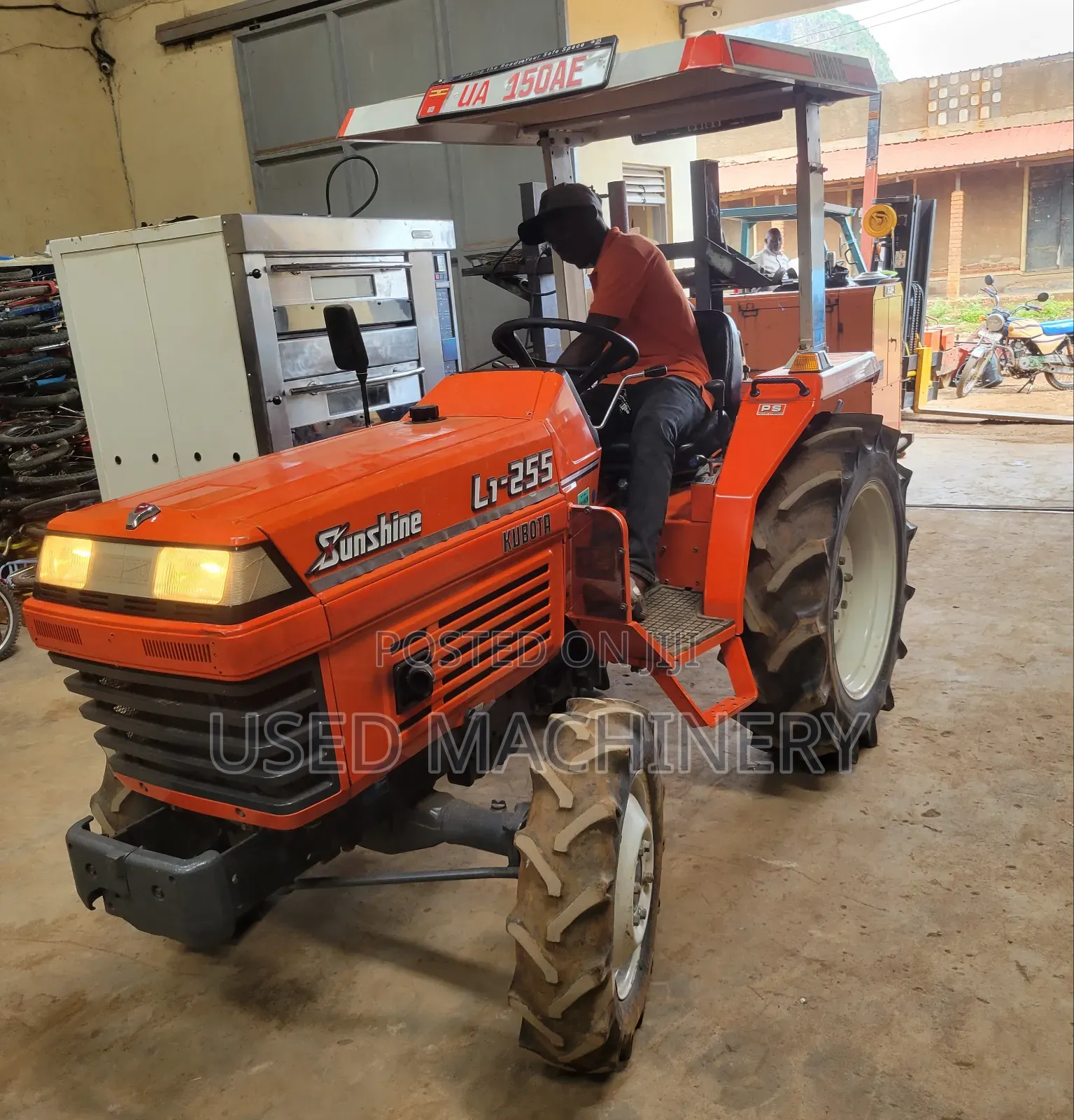 Kubota L1-255 Sunshine Tractor