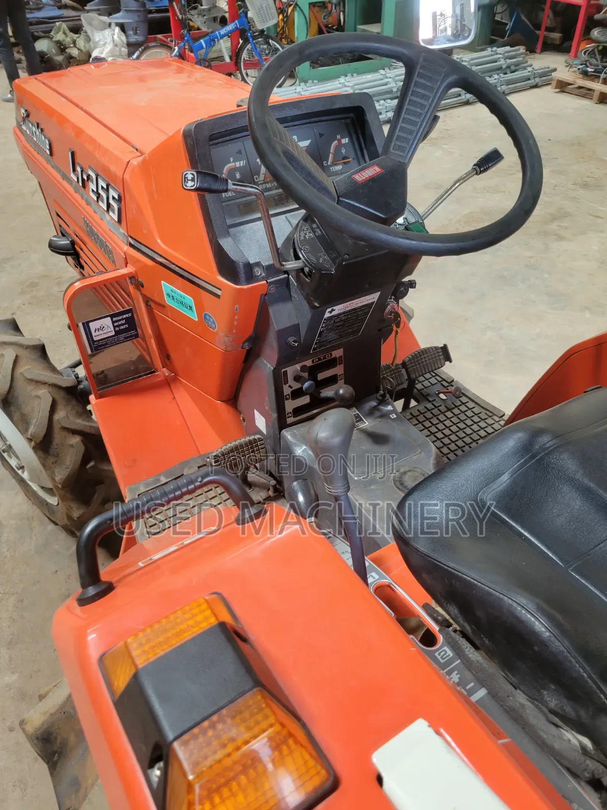 Kubota L1-255 Sunshine Tractor