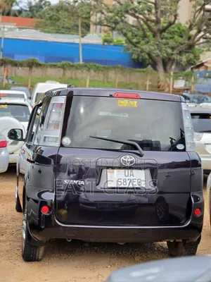 Toyota Sienta 2012 Purple