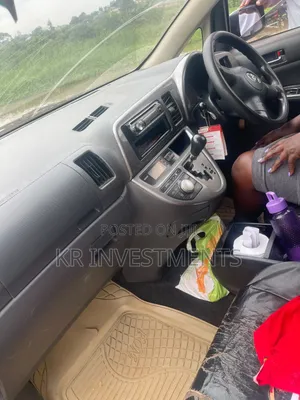 Toyota Wish 2007 Silver