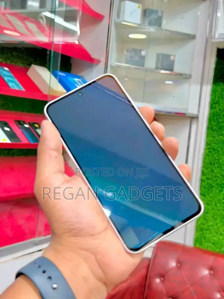 New Samsung Galaxy A56 256 GB Gray