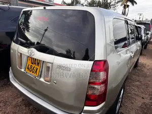 Toyota Probox 2004 Gold