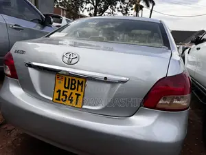 Toyota Belta 2006 Silver