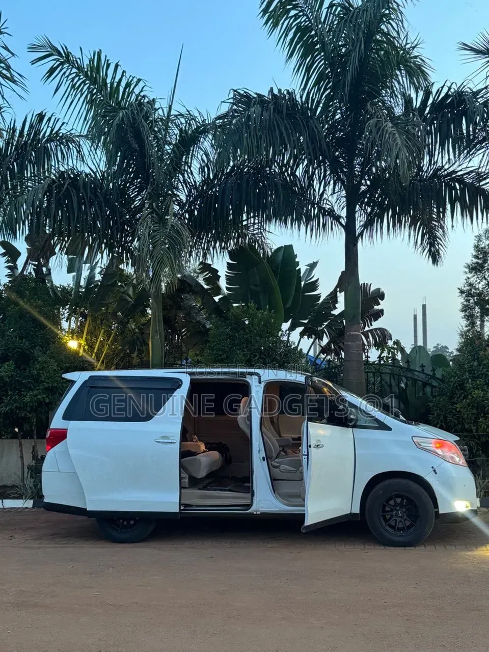 Toyota Alphard 2.4 Petrol AWD 2013 White