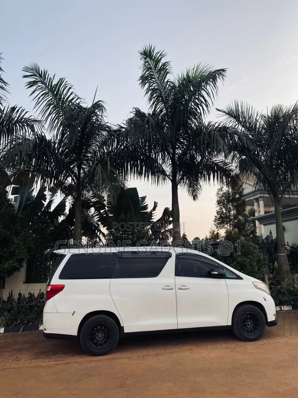Toyota Alphard 2.4 Petrol AWD 2013 White
