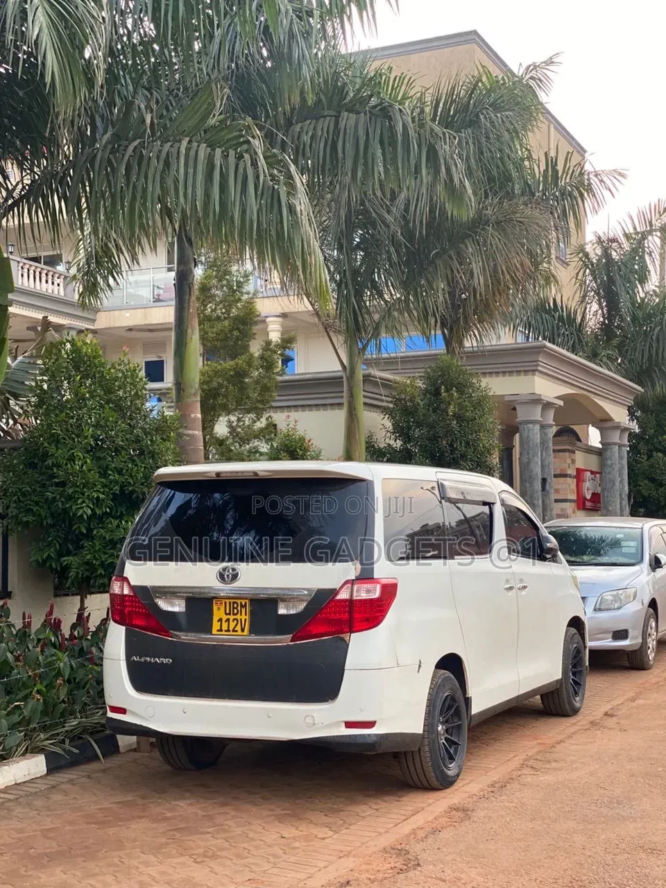 Toyota Alphard 2.4 Petrol AWD 2013 White