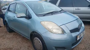 Toyota Vitz 2009 Green
