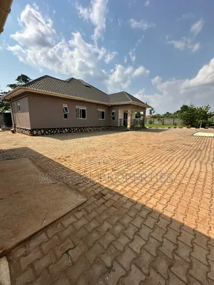 4bdrm House in Mukono Nakifuma At, Kawempe for sale