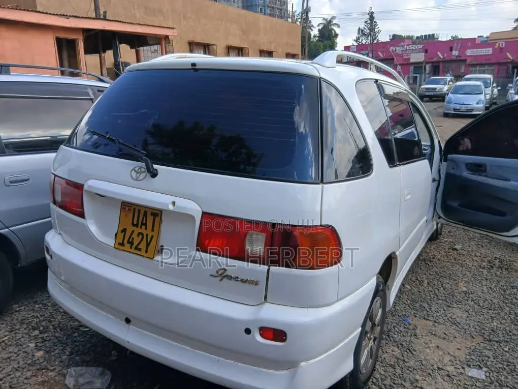 Toyota Ipsum 1997 White
