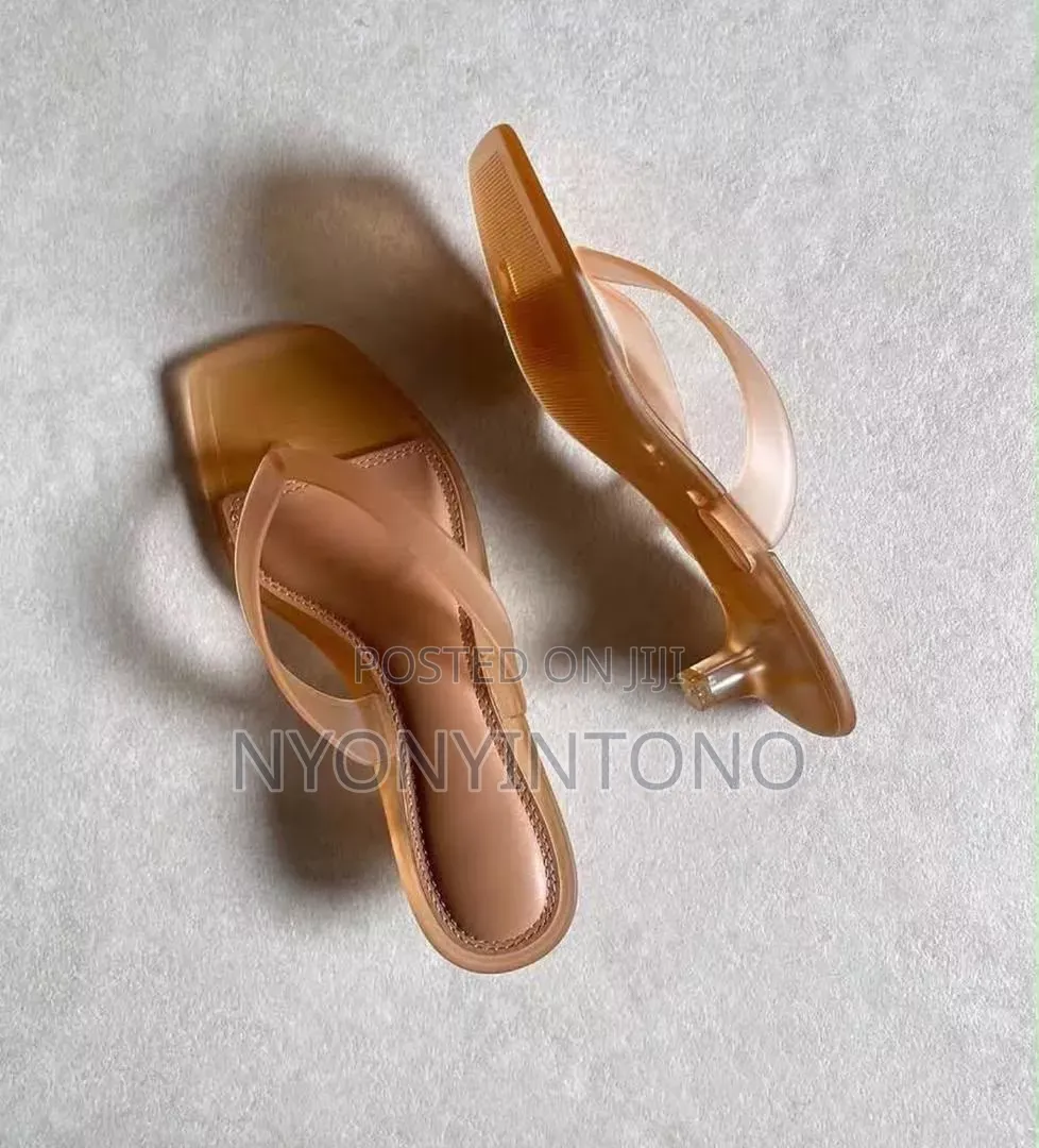 Minimalist Thong Kitten Heel Shoes