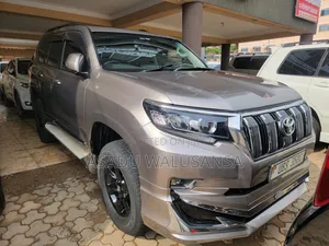 Toyota Land Cruiser 2018 Gray