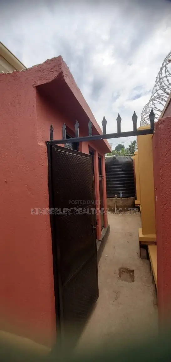 3bdrm House in Division A for sale