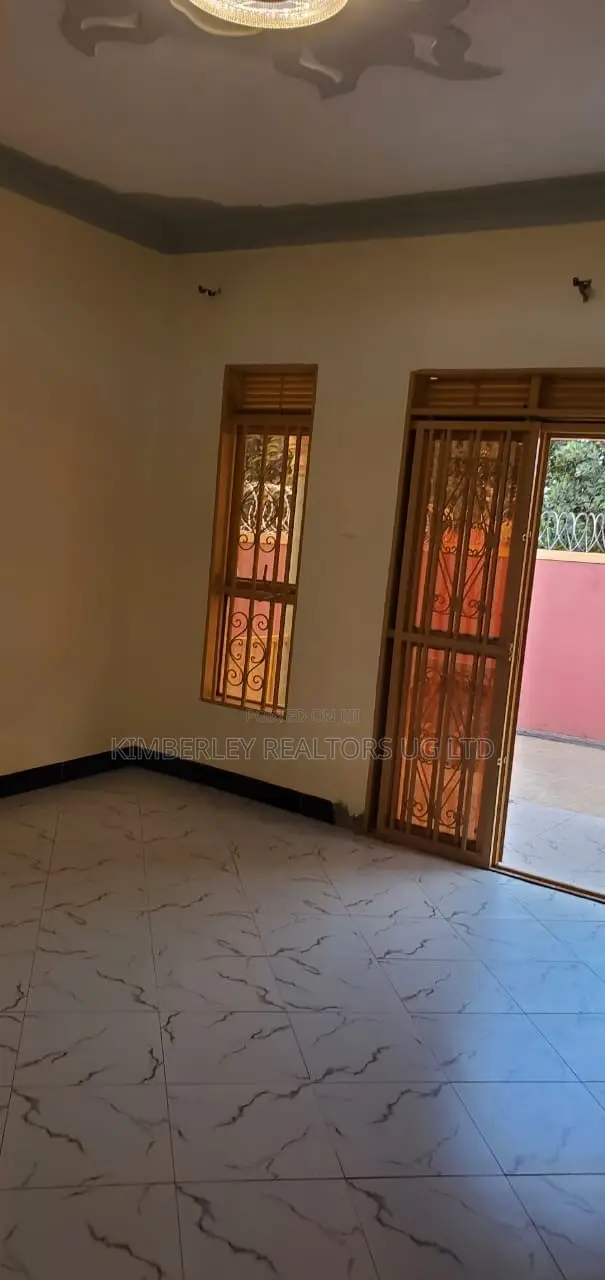 3bdrm House in Division A for sale
