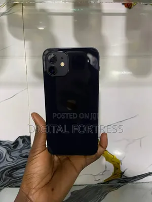Apple iPhone 12 64 GB Black