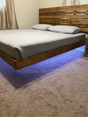 Pallet Floating Bed