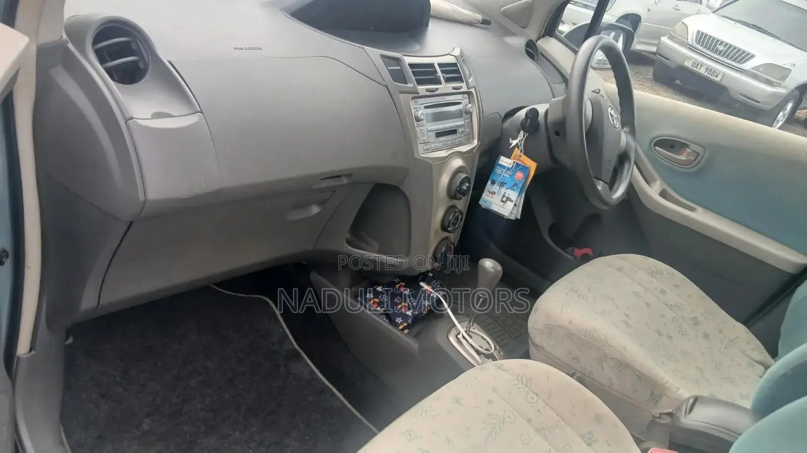 Toyota Vitz 2009 Green