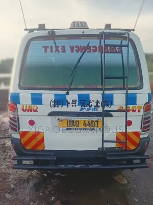 Toyota HiAce 2005 White
