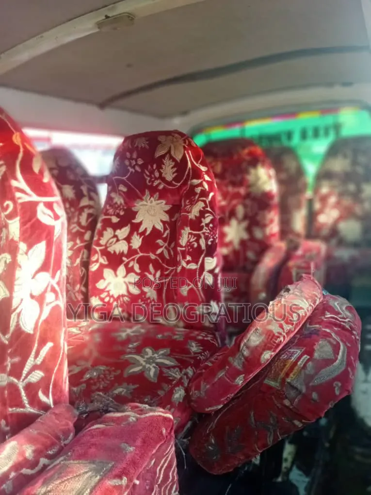 Toyota HiAce 2005 White