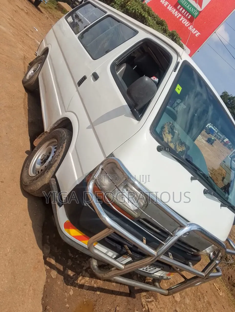 Toyota HiAce 2005 White