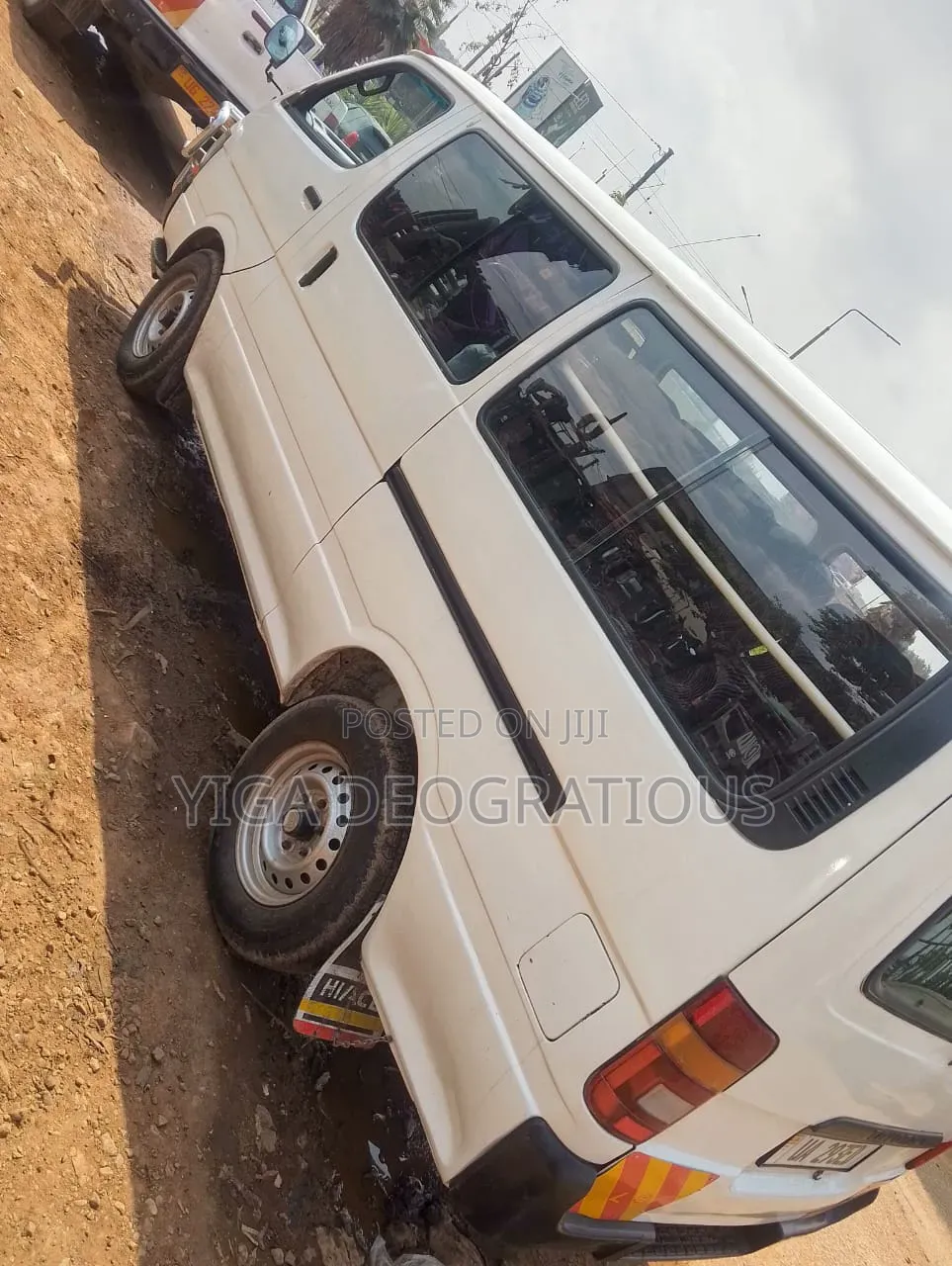 Toyota HiAce 2005 White