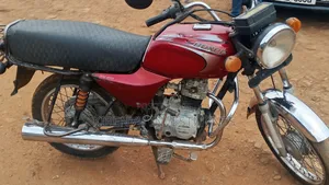Bajaj Boxer 100 2016 Red