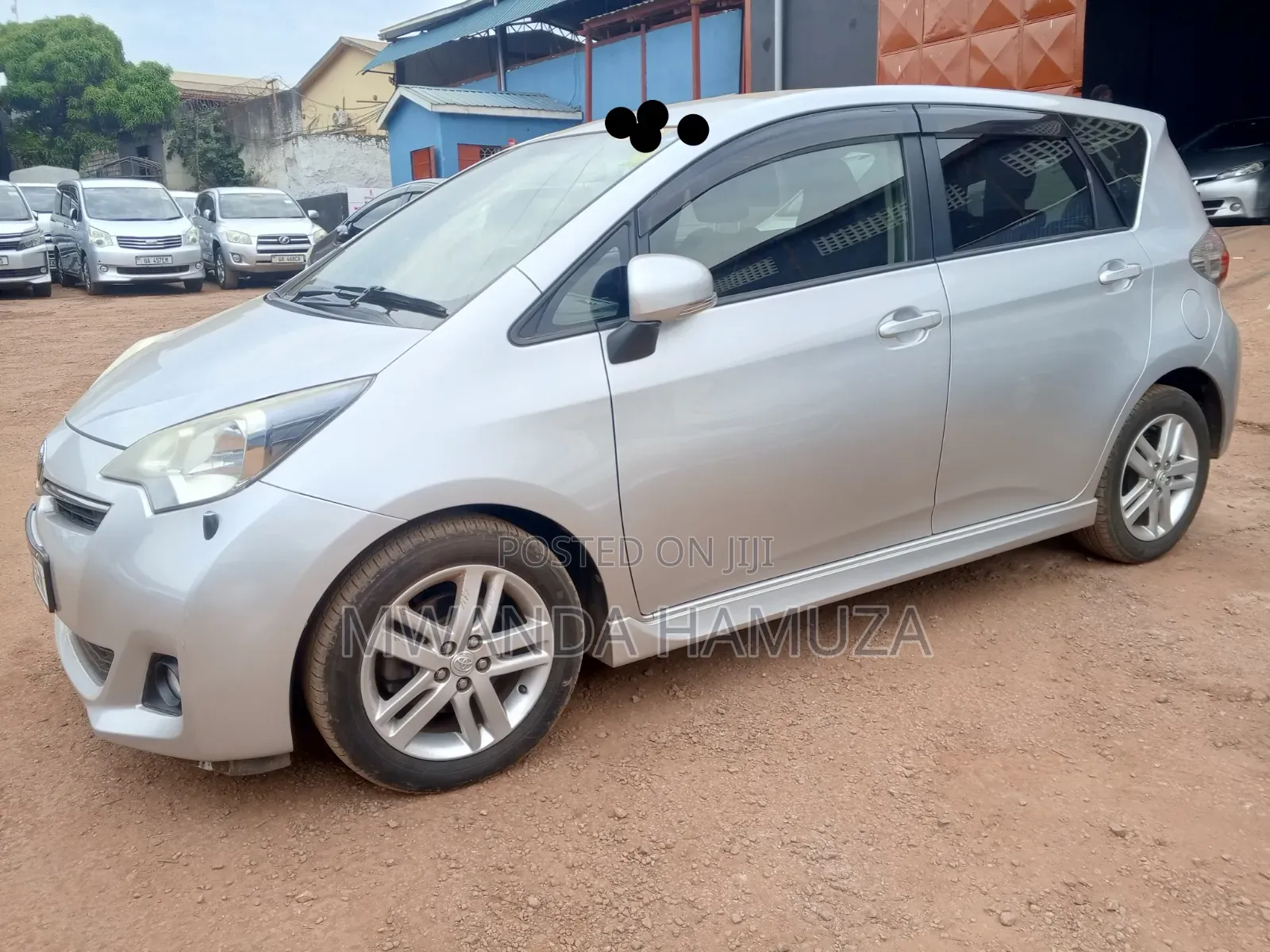 Toyota Ractis 2011 Silver