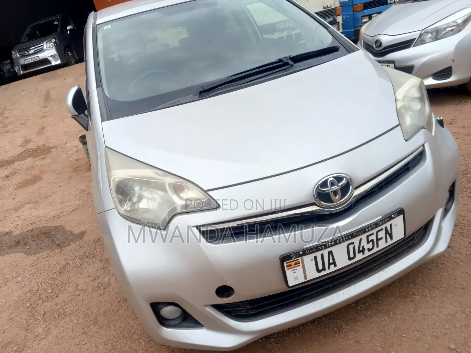 Toyota Ractis 2011 Silver