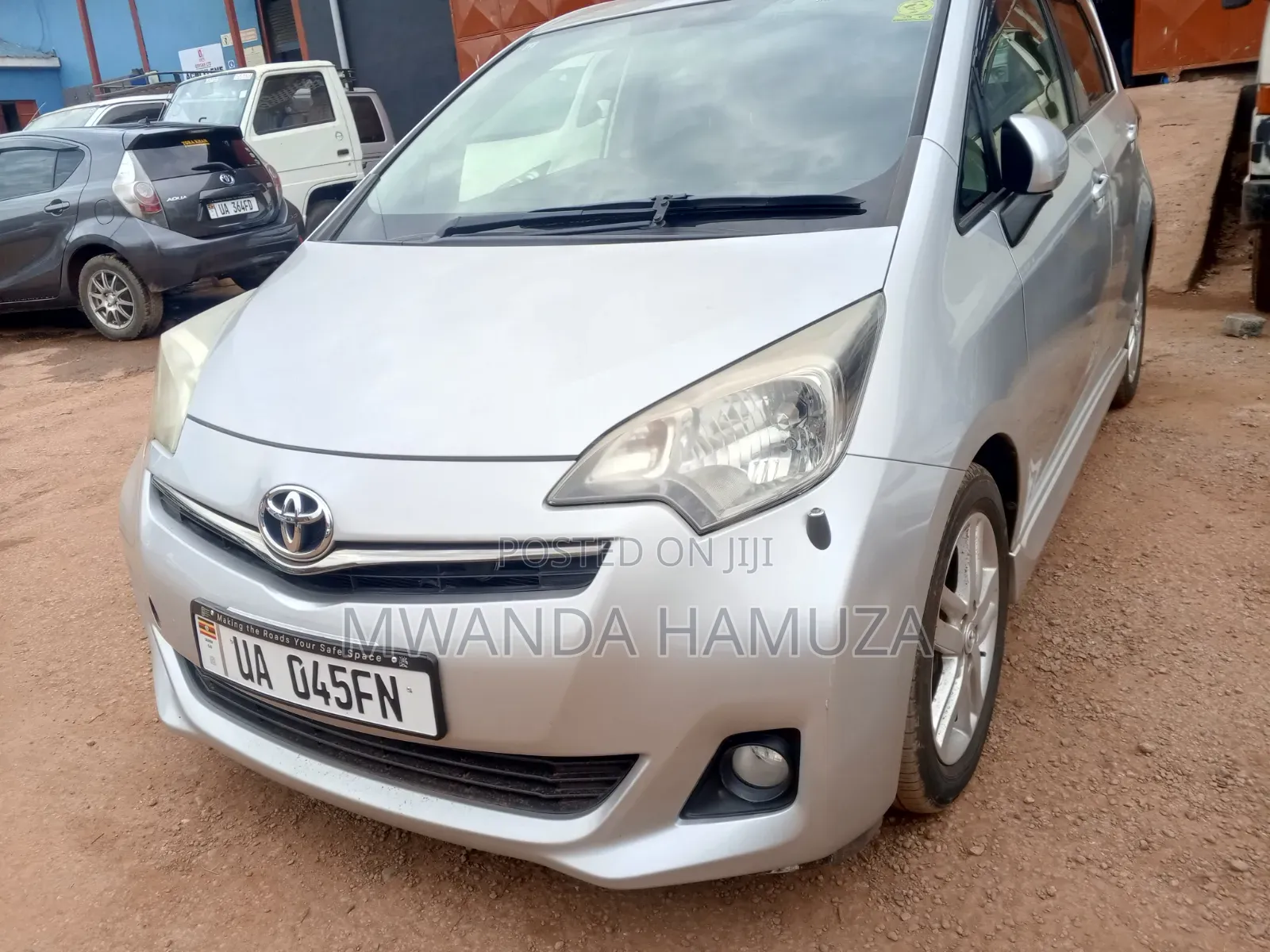 Toyota Ractis 2011 Silver