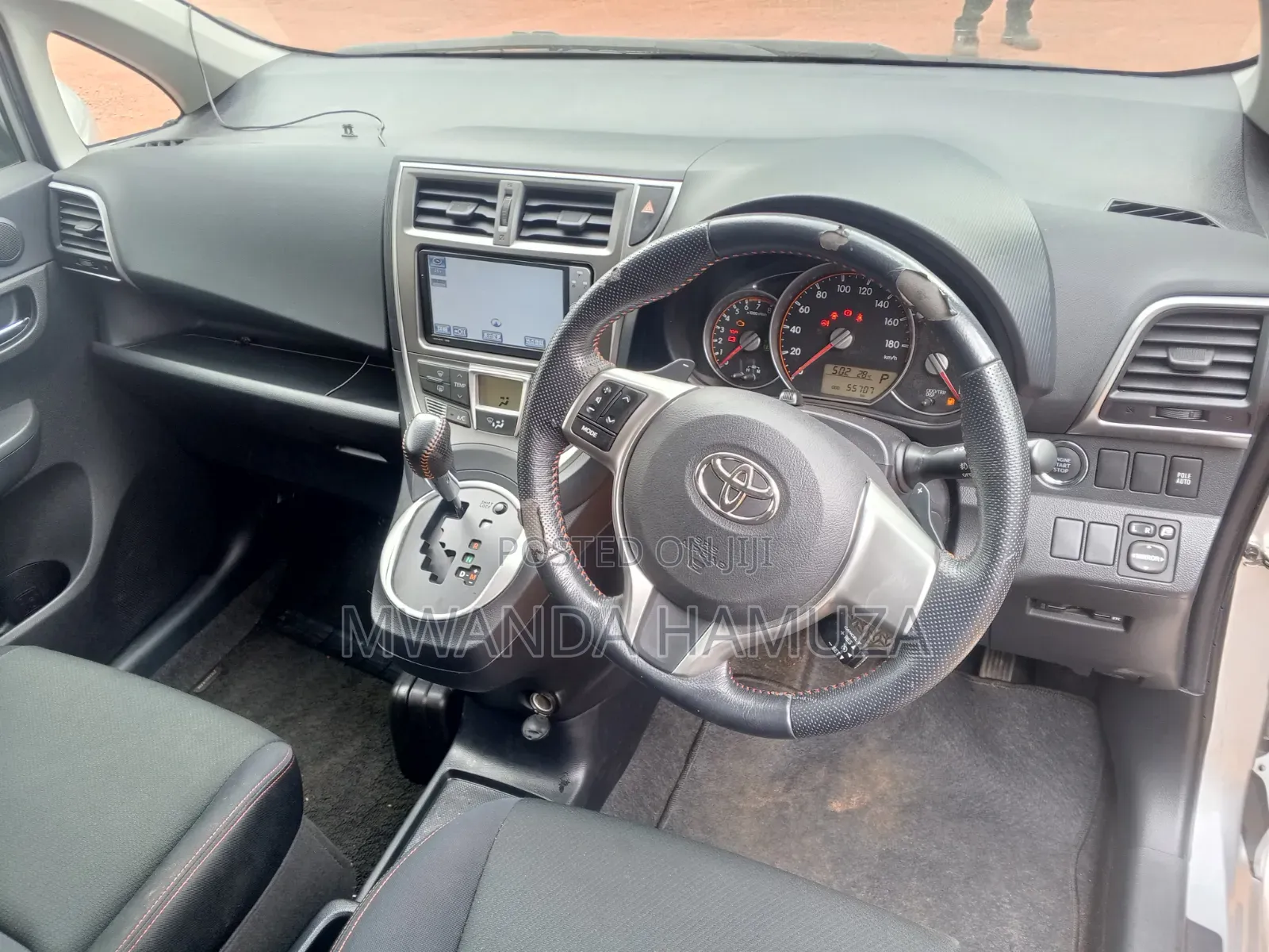 Toyota Ractis 2011 Silver