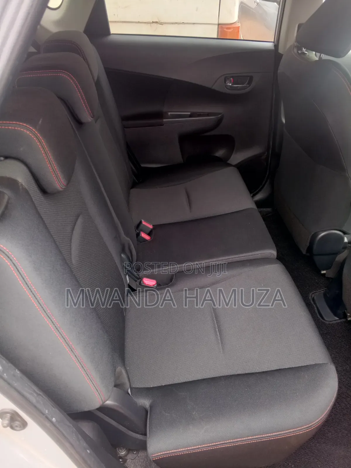 Toyota Ractis 2011 Silver