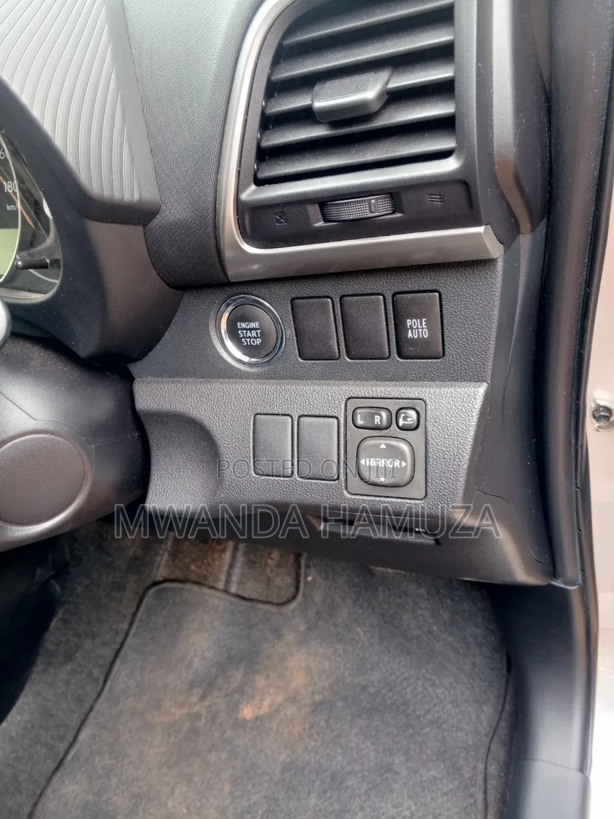 Toyota Ractis 2011 Silver