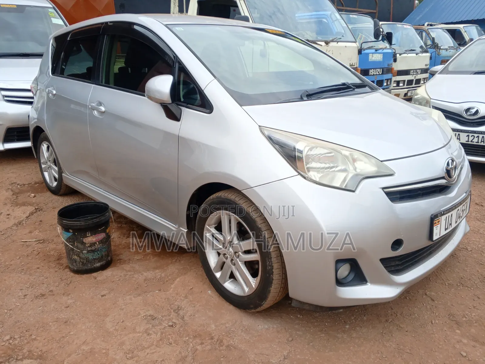 Toyota Ractis 2011 Silver