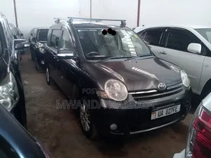 Toyota Sienta 2009 Gray