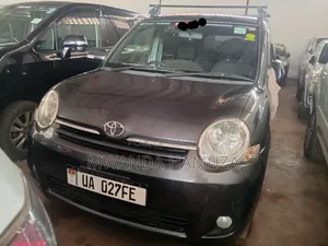 Toyota Sienta 2009 Gray