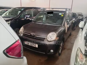 Toyota Sienta 2009 Gray