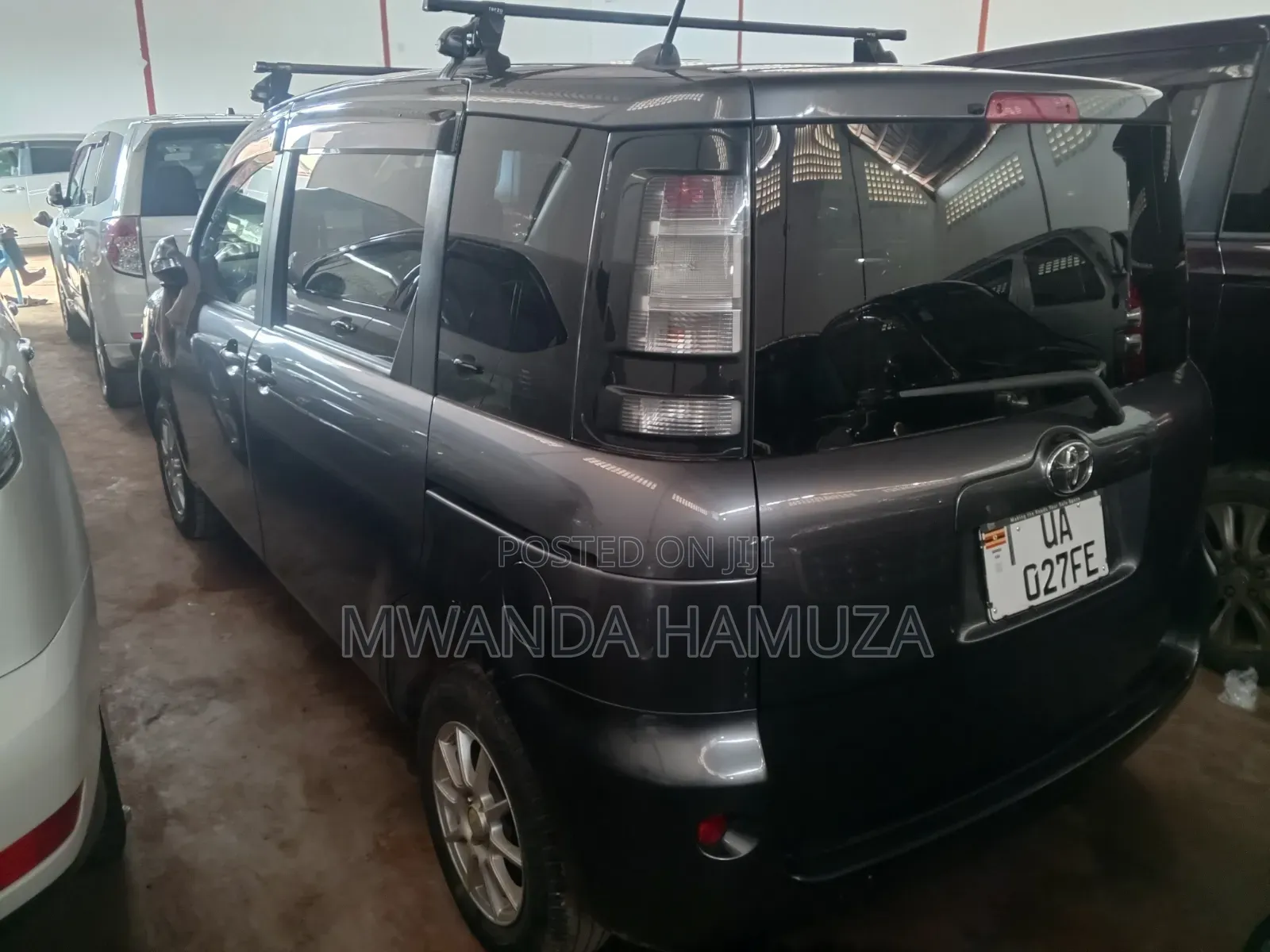 Toyota Sienta 2009 Gray
