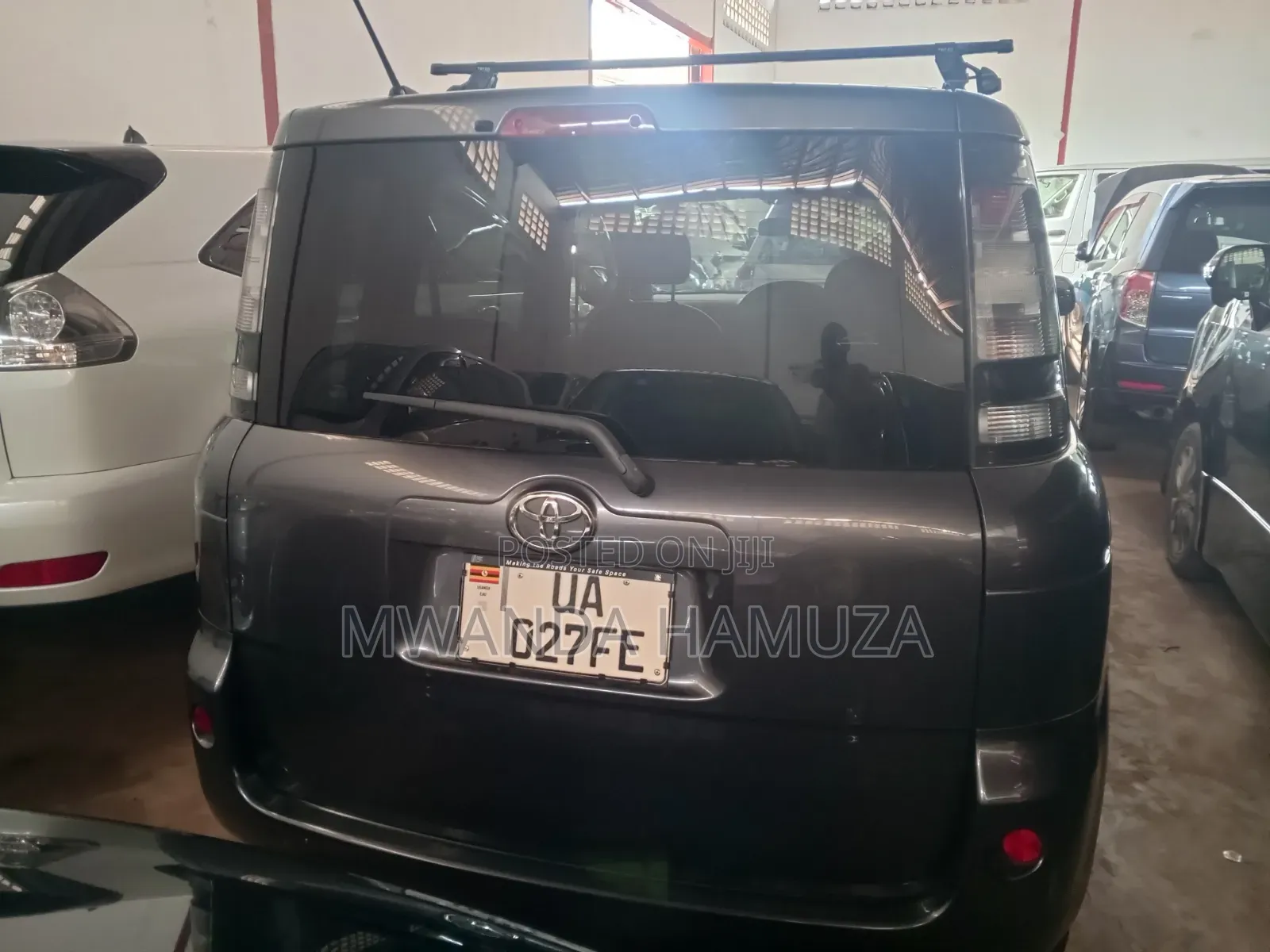 Toyota Sienta 2009 Gray