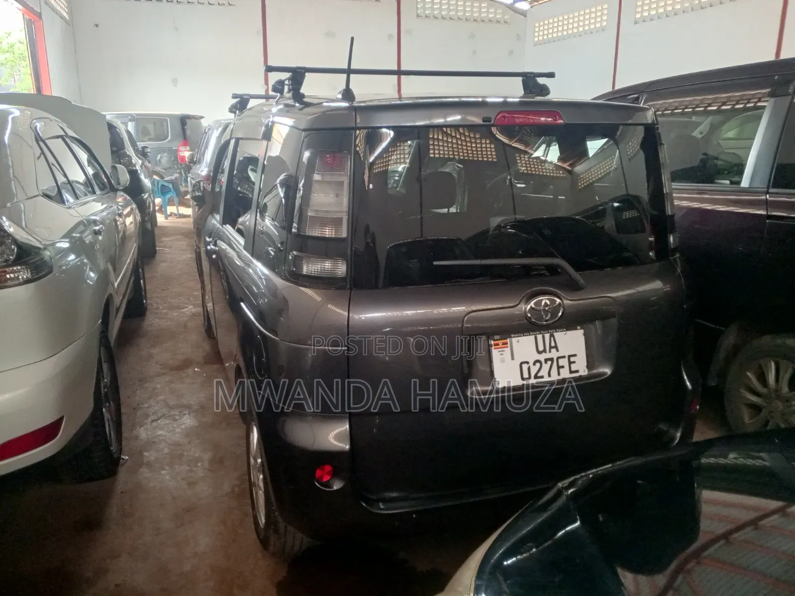 Toyota Sienta 2009 Gray