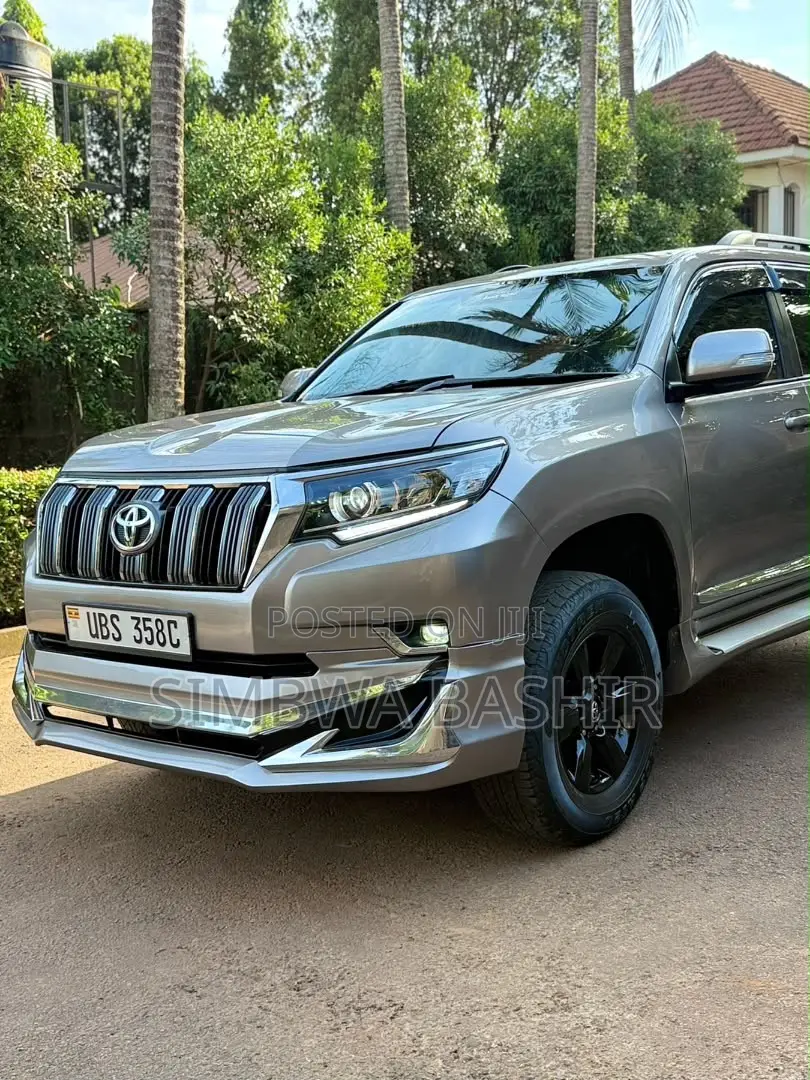 Toyota Land Cruiser Prado 2018 Gray