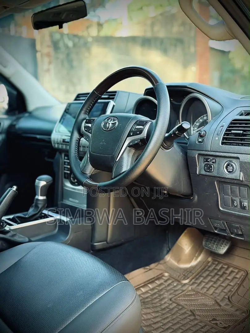 Toyota Land Cruiser Prado 2018 Gray