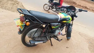 Bajaj Boxer 125 2021 Red