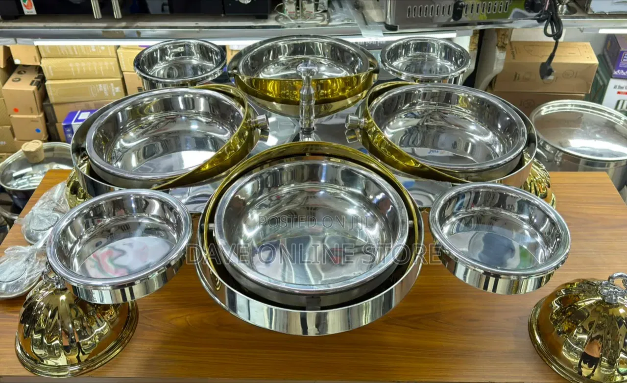 8pcs Rotating Round Serving Dishes Gold.