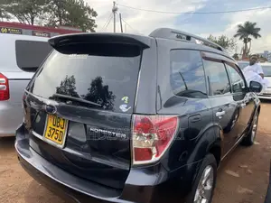 Subaru Forester 2010 Black
